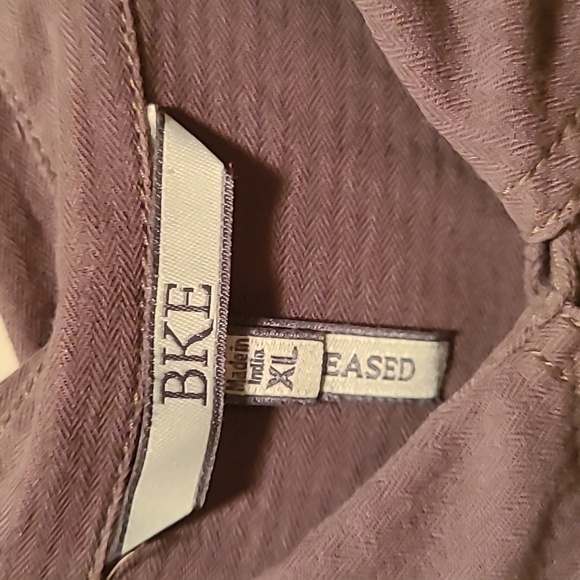 Top - Picture 2 of 3